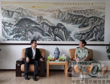 斗山 八一慰問