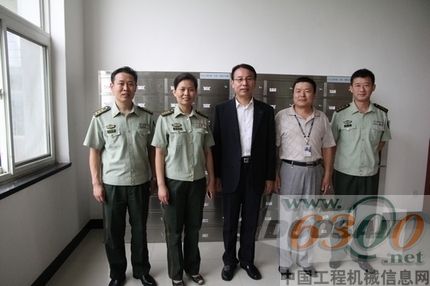 斗山 八一慰問