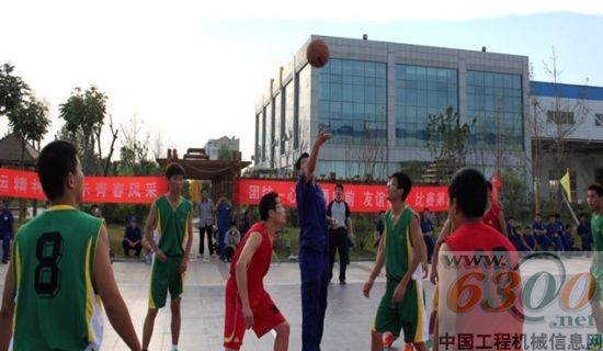 力士德,籃球賽