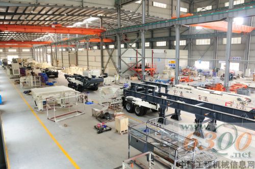 特雷克斯南方路機新工廠投入生產