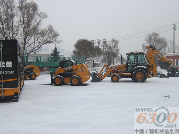 凱斯,工程機械,清雪設備,市政清雪,道路清雪,,滑移裝載機,斜角清雪器,破冰器,液壓吹雪機